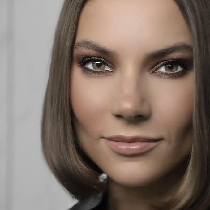 nude envie - Eye Shadow - Velvety Texture & Easy Application - Pigmented Long-Lasting Shimmer Finish - Blendable - Mirror Compact - Single Eye Shadow - Vegan, Paraben-Free & Cruelty-Free - Divine