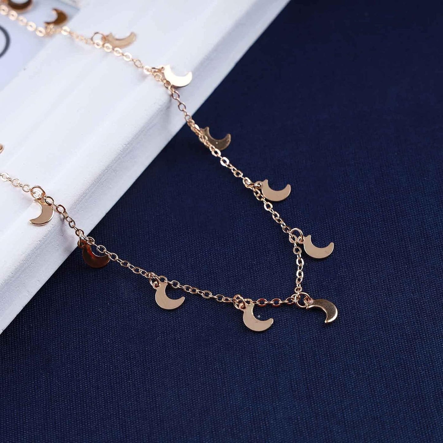 Vintage Moon Dangle Necklace Curved Moon Pendant Necklace Tiny Moon Choker Necklace Gold Minimal Choker Necklace Jewelry for Women
